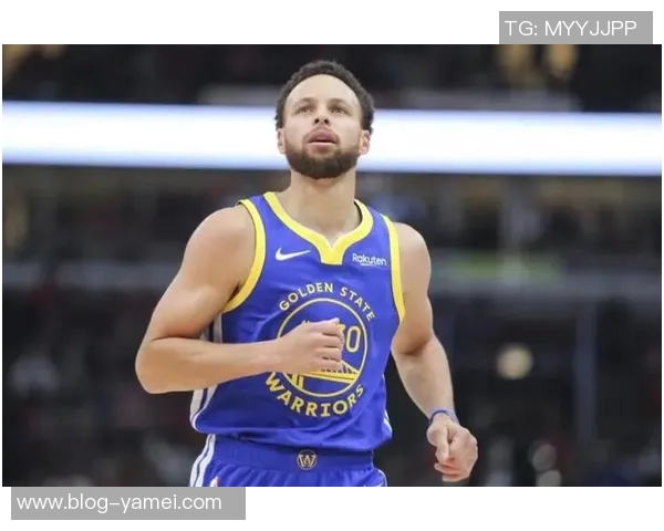 库里创造NBA历史连续20场至少命中2记三分的壮举